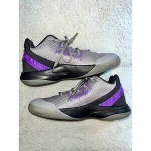 NIKE Kyrie Irving Flytrap II Basketball Shoes Youth - size  6.5Y - D10